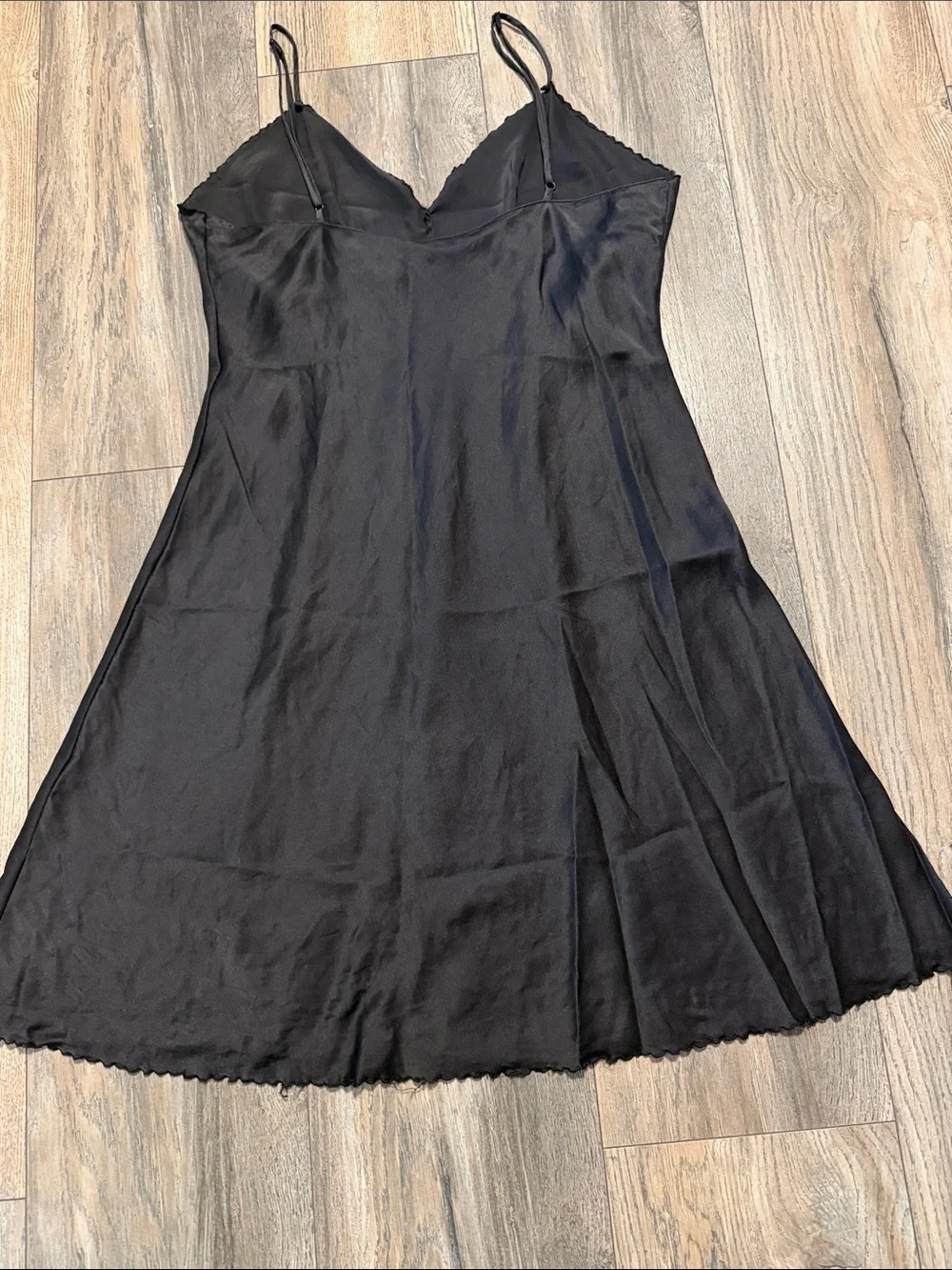 90’sVictoria's Secret Black 100%Silk Slip Chemise with Spaghetti Straps